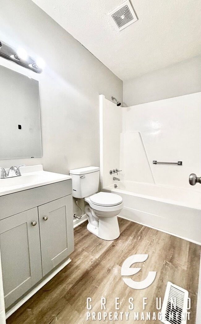 Building Photo - 4 BED, 2 BATH AVAILABLE AND READY FOR MOVE IN TODAY!