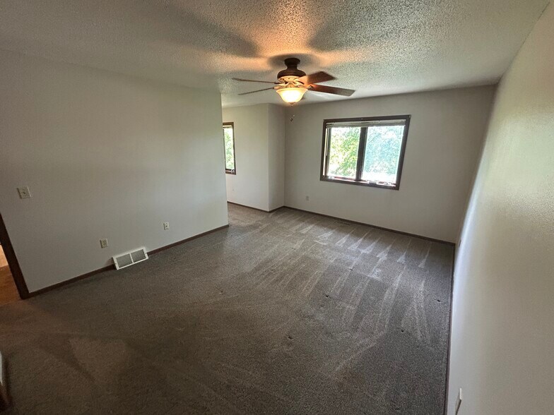 Building Photo - 1030 Oak Forest Dr