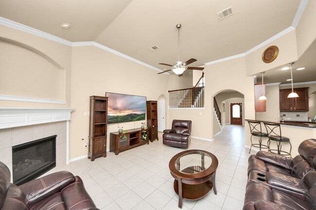Building Photo - 28523 Pleasant Forest Dr