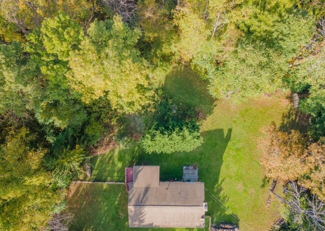 Building Photo - Lovely Country Home Close to Christiansburg