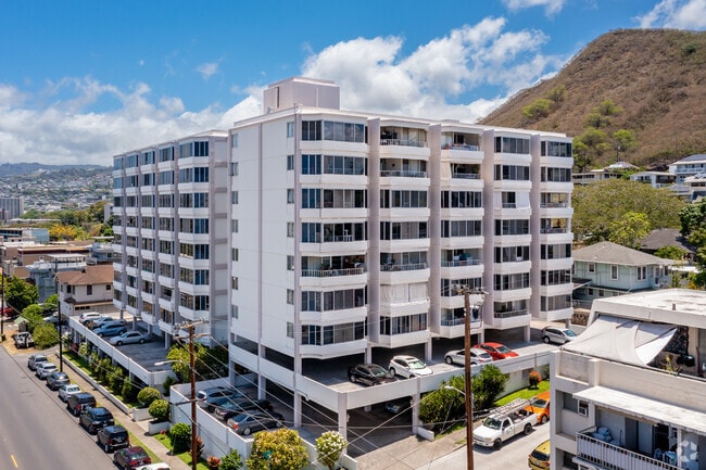 Building Photo - The Magellan