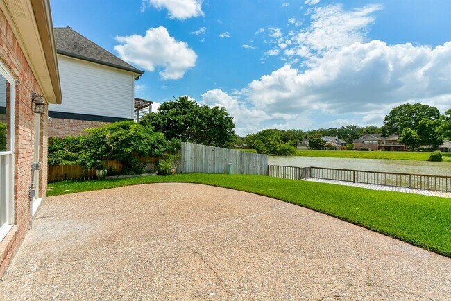 Building Photo - 1231 Creekford Cir