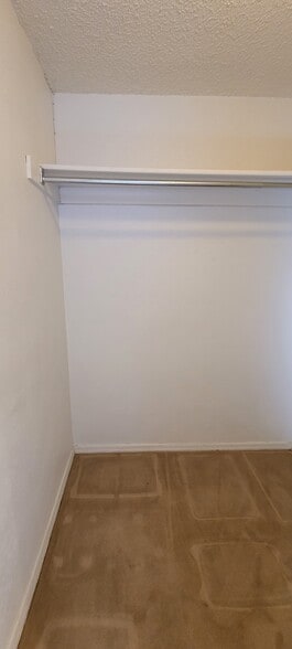 Closet - 643 Cimarron Trl
