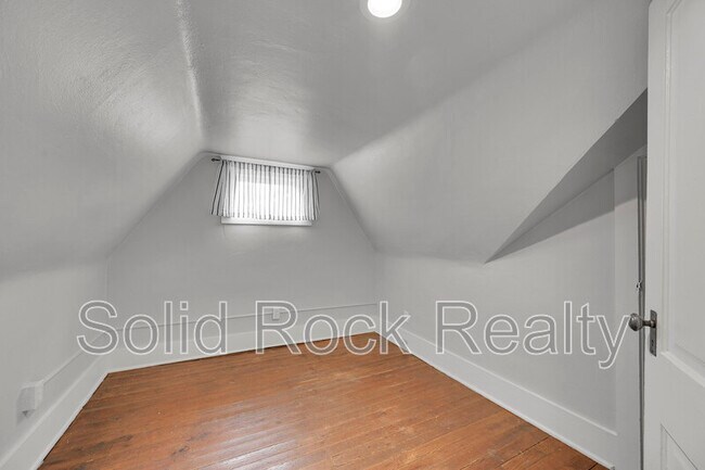 Building Photo - 1824 W Colorado Ave