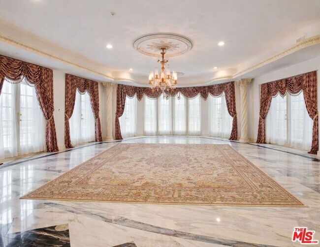 Building Photo - 2258 Gloaming Way