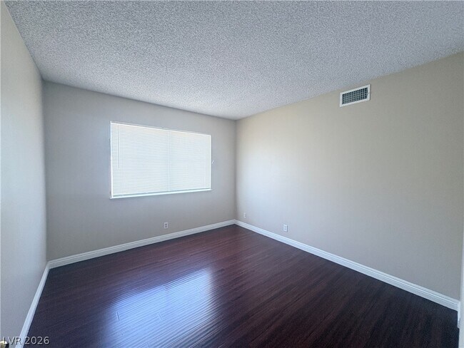 Building Photo - 4104 E Olive St