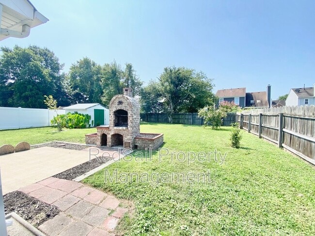 Building Photo - 5525 Fair Oaks Dr