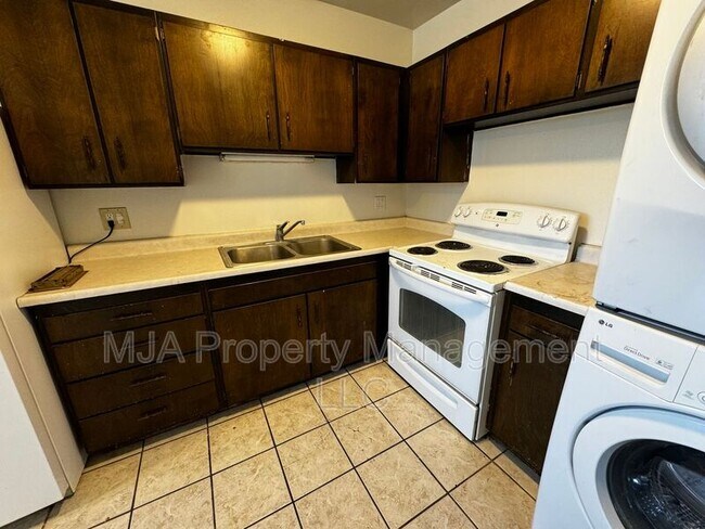 Building Photo - 4735 S 1900 W