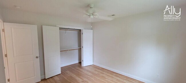 Building Photo - 290 Windfield Cir