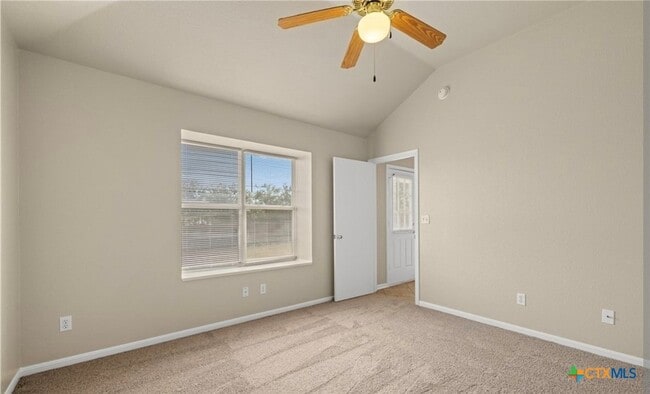 Building Photo - 2908 Southhill Dr