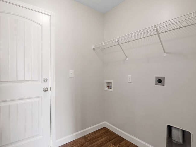 Building Photo - 3BR/2BA Inman Gem with Pool Access & Firep...