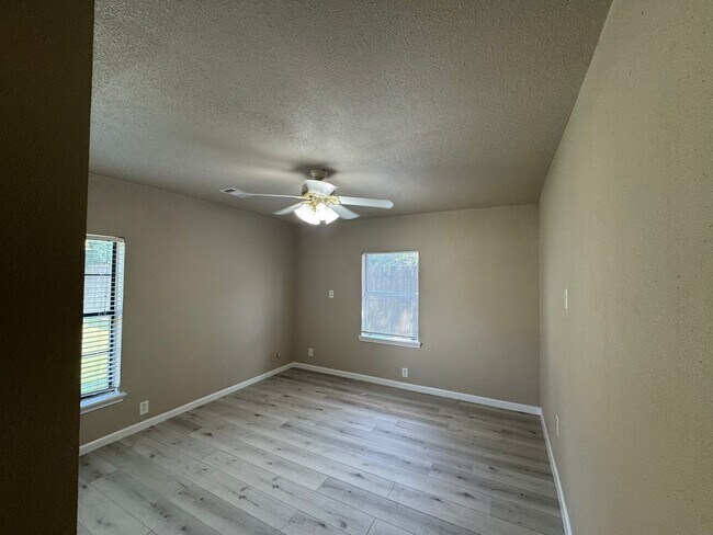 Building Photo - 8727 Othello St