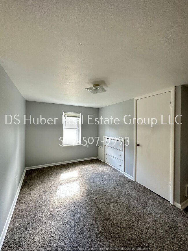 Building Photo - 305 E Everettdale-