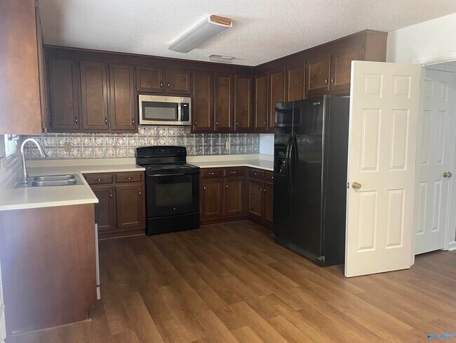 Building Photo - 6613 Steeplechase Dr NW