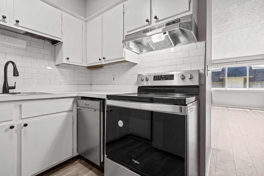 Primary Photo - Westgrove Apartments