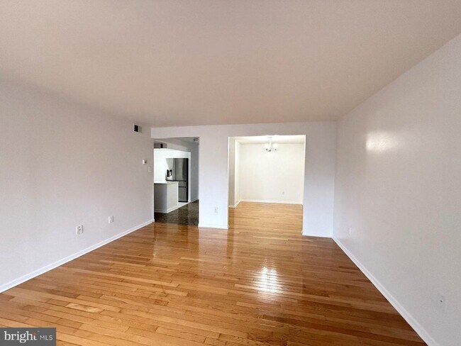 Building Photo - 606 Cooper Landing Rd