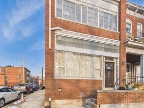 Building Photo - 1017 N Front St