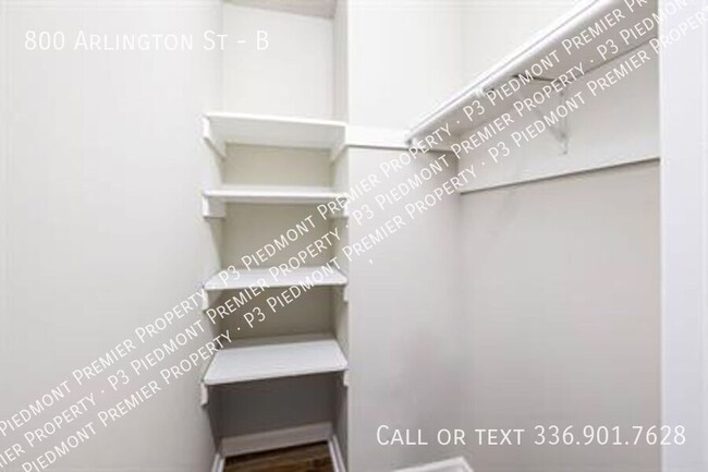 Building Photo - Fully Renovated Apartment near UNCG- 2 bed...