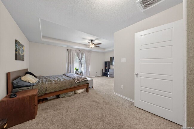 Building Photo - 4 Bedroom/2.5 Bath Summerhill Subdivision