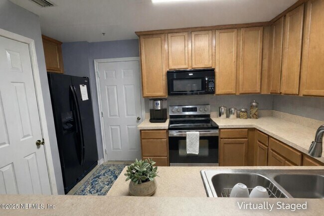 Building Photo - 845 Black Cherry Dr S