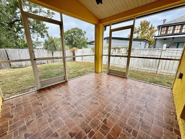 Building Photo - 6959 S Manhattan Ave