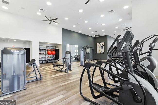 Building Photo - 550 Webb Gin House Rd