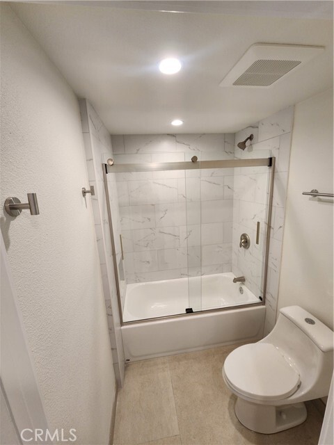 Building Photo - 418 Avenida Santa Barbara