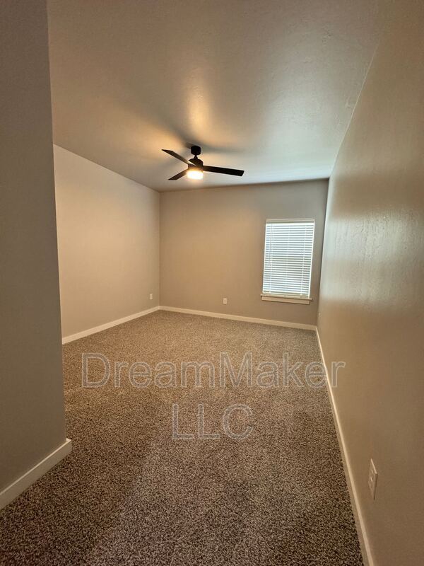 Building Photo - 869 Apple Blossom Wy
