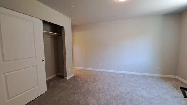 Building Photo - 3113 E Camellia Way