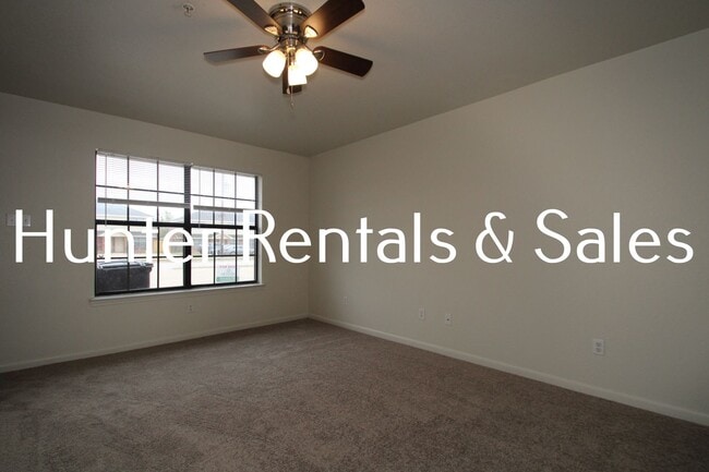 Building Photo - Spacious Two-Bedroom!