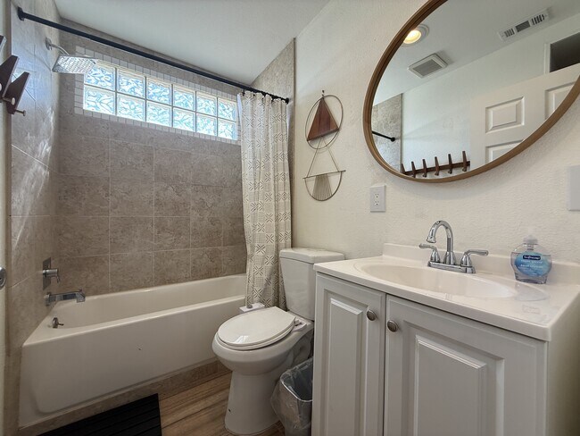 Building Photo - 72847 Desert Trail Dr