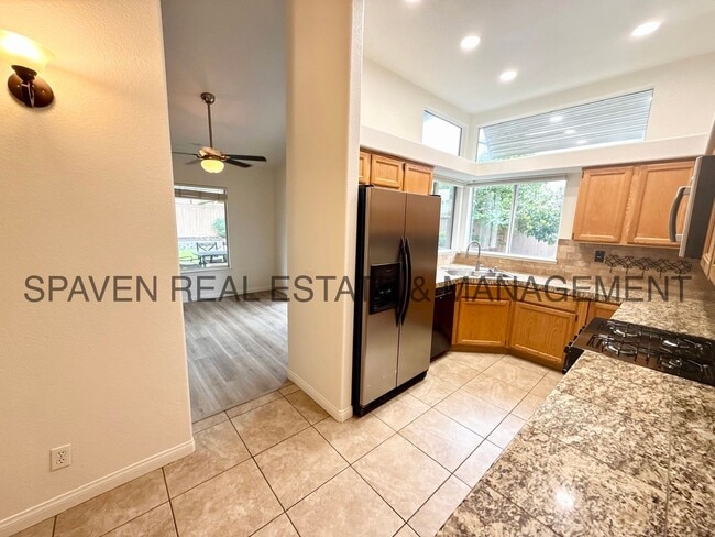 Building Photo - Charming Menifee Home