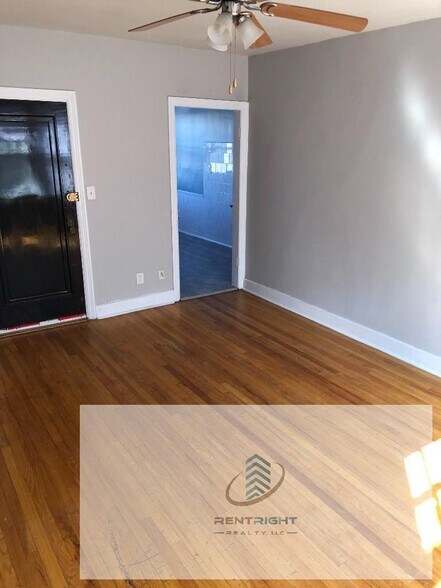 Building Photo - 4645 N Elston Ave