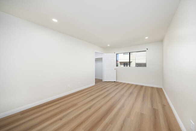 Building Photo - SPACIOUS 3 BED 2BATH UNIT LOCATED IN DESIRABLE MONTEREY PARK LOCATION!!