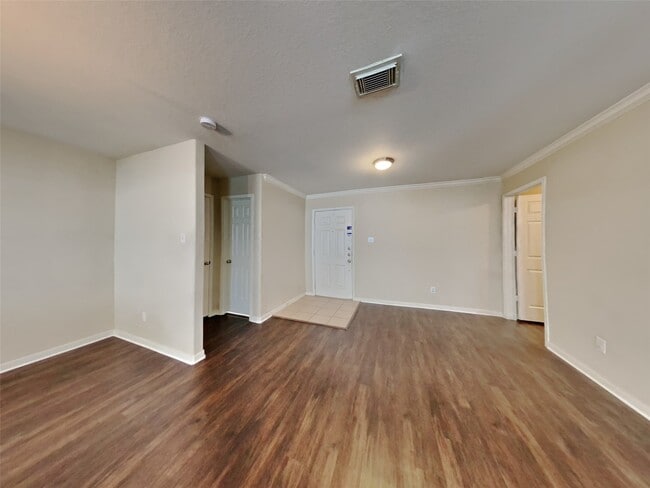 Building Photo - 8310 Wainwright Way