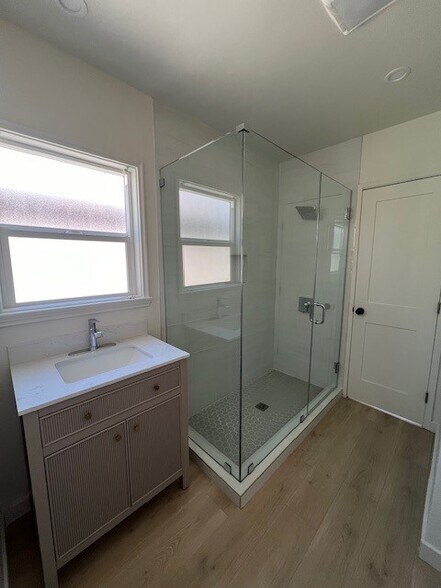 Building Photo - 414 N Glenwood Pl