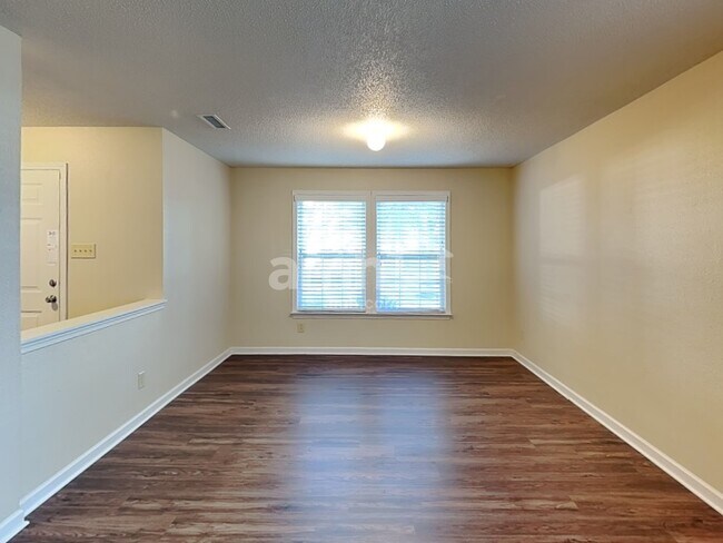 Building Photo - 5631 Hammermill Dr