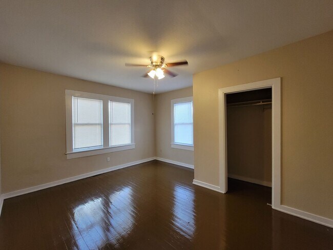 Building Photo - Charming 3-Bedroom Home in the Heart of Sa...