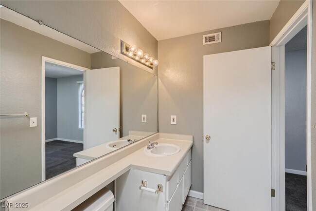 Building Photo - 2977 Juniper Hills Blvd