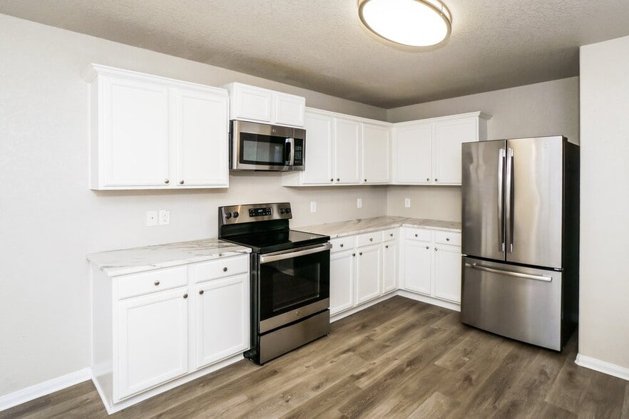 Building Photo - 5410 Chase Canyon