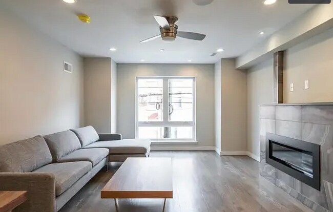 Building Photo - Elevated City Living in a Newly Constructed Grad Hospital Triplex