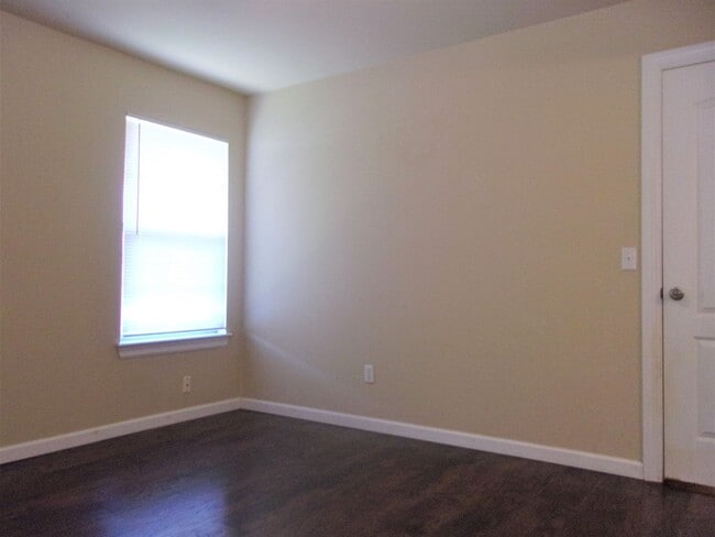 Building Photo - 3 BED 2 BATH 2 CAR GARAGE HOME- NW OKC