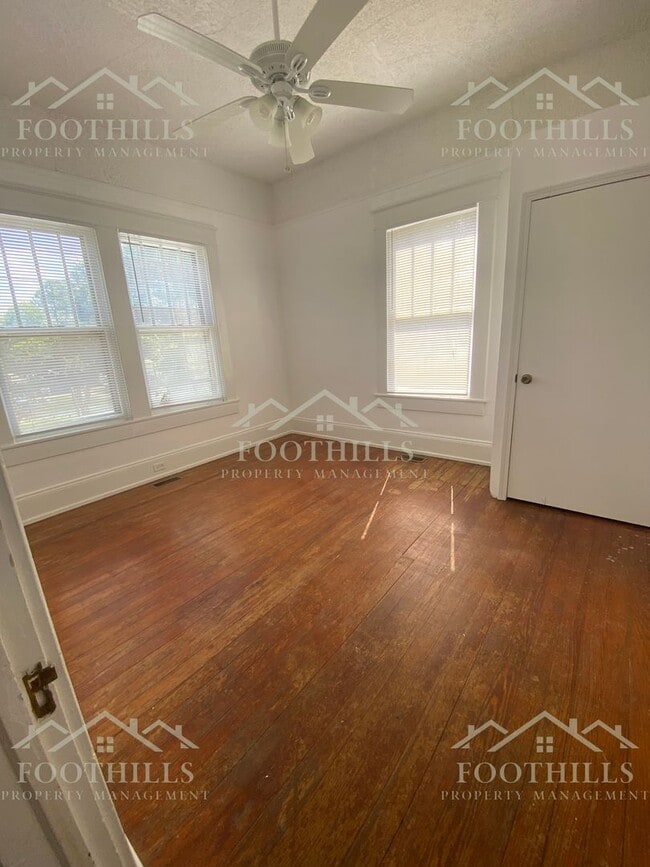 Building Photo - Updated 3 Bedroom Home with Yard, Deck, an...