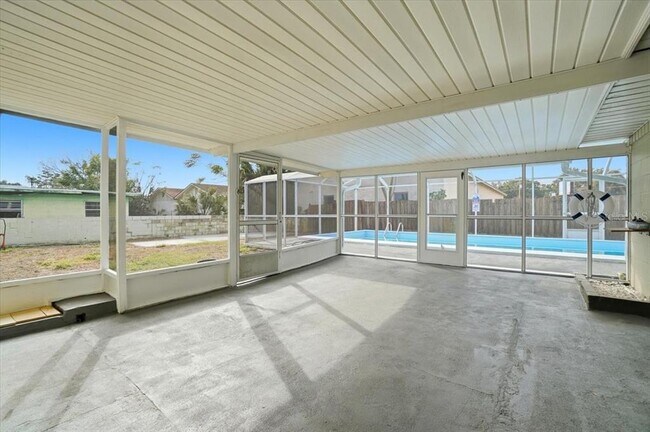 Building Photo - 3022 Hickory St