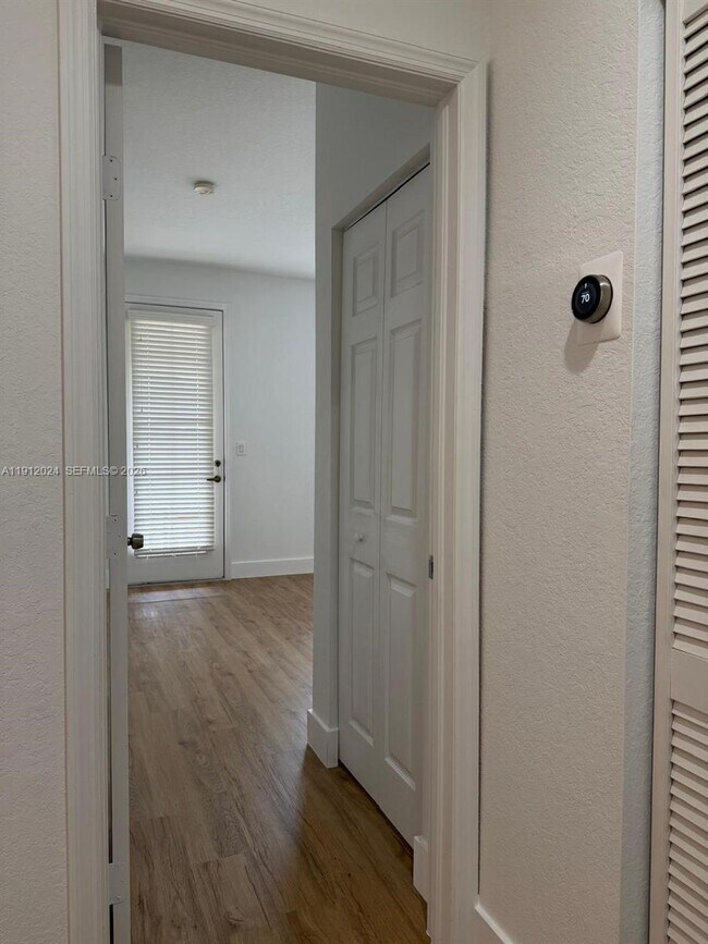 Building Photo - 14934 SW 41st Ln