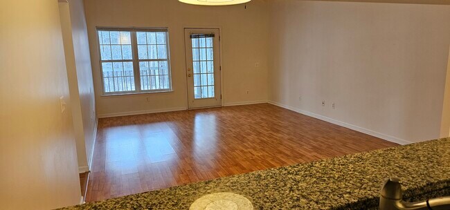Building Photo - 1215 Joyce Ln