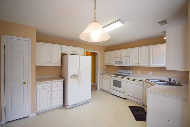 Building Photo - 104 Summit Ridge Cir
