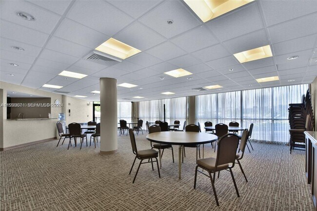 Building Photo - 300 Three Islands Boulevard