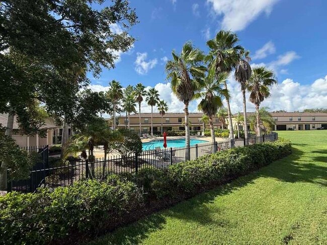Building Photo - 2516 Oleander Lakes Dr