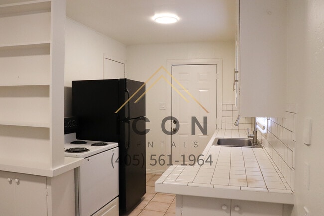 Building Photo - 3917 NW 24th St